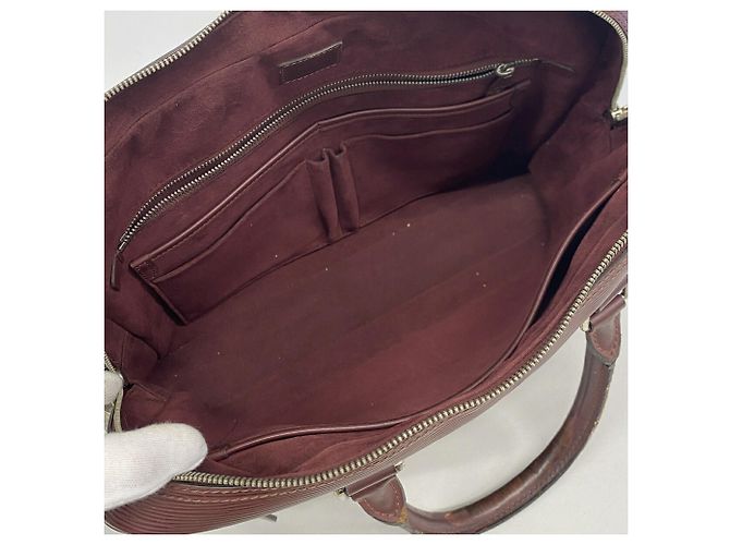 Sacoche Louis Vuitton en cuir Epi Bordeaux - vue 4