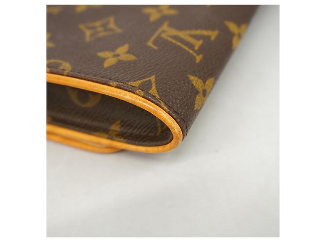 Bolso de hombro Louis Vuitton Monogram Pochette Twin GM Castaño - vista 6