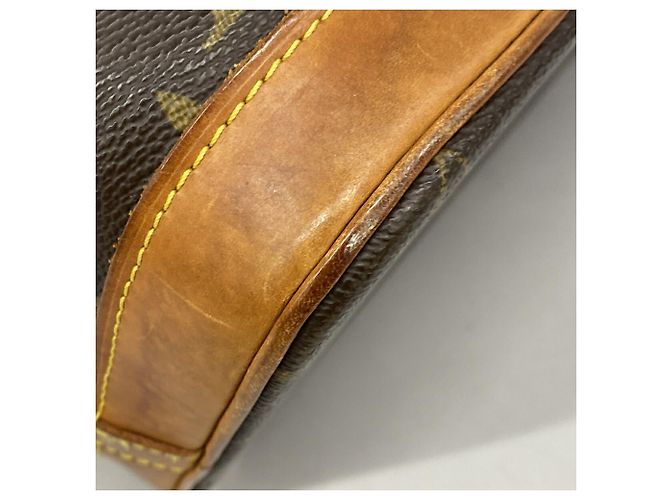 Bolsa de Ombro Louis Vuitton Monogram Amfar Three Marrom - vista 6