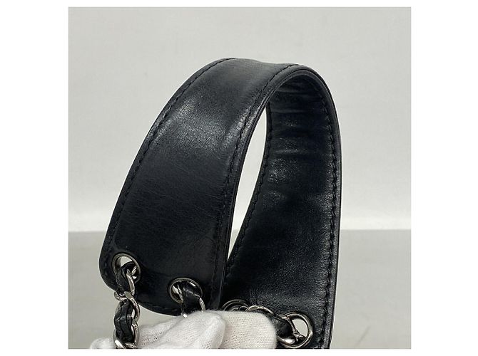 Chanel Schultertasche aus Lammleder Schwarz - Ansicht 8