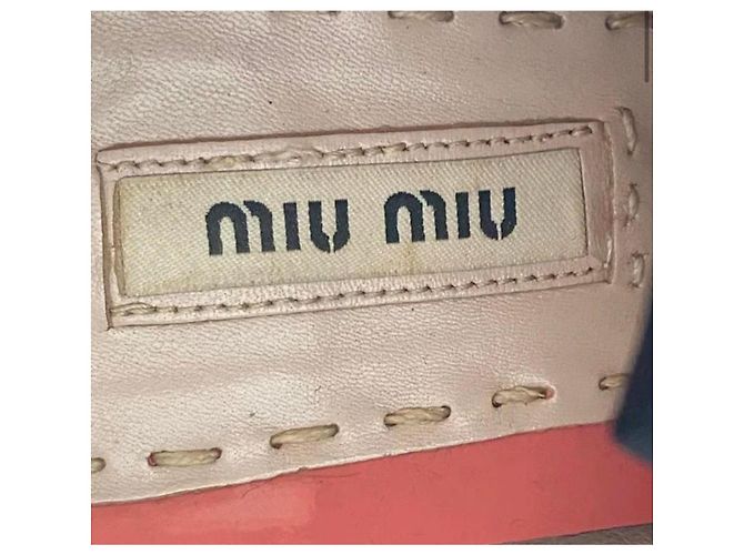 Miu Miu Special Edition Lackleder Sneaker Grapefruit mit Nieten Pink - Ansicht 8