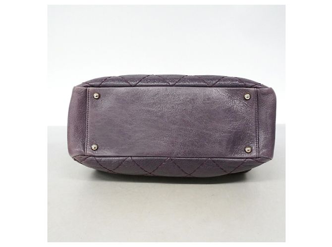 Bolsa de ombro Chanel em couro de bezerro roxo - vista 3