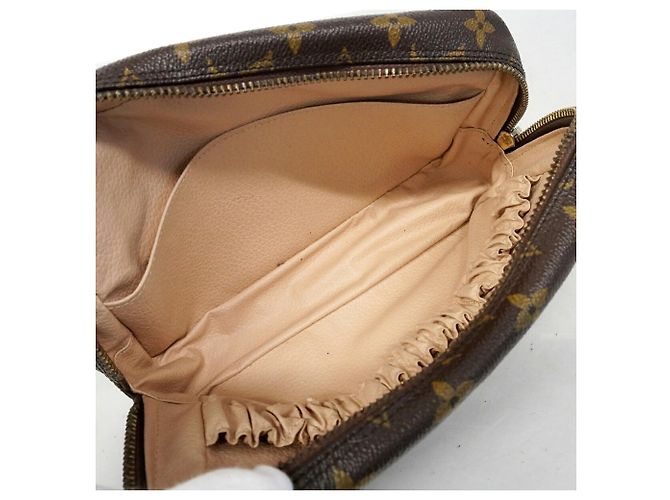 Bolso/Neceser Louis Vuitton Monogram Toilette 23 Castaño - vista 4