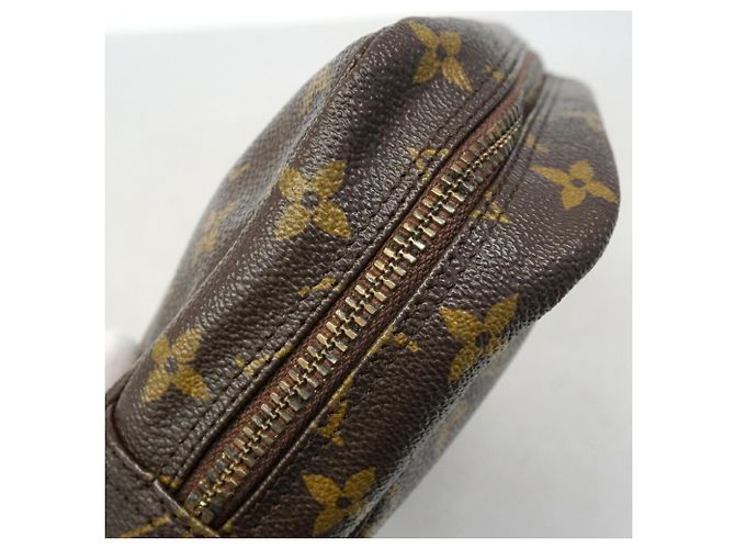Bolso/Neceser Louis Vuitton Monogram Toilette 23 Castaño - vista 7