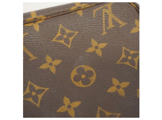 Bolso Louis Vuitton Monogram Pochette Accessoires Castaño - vista 9