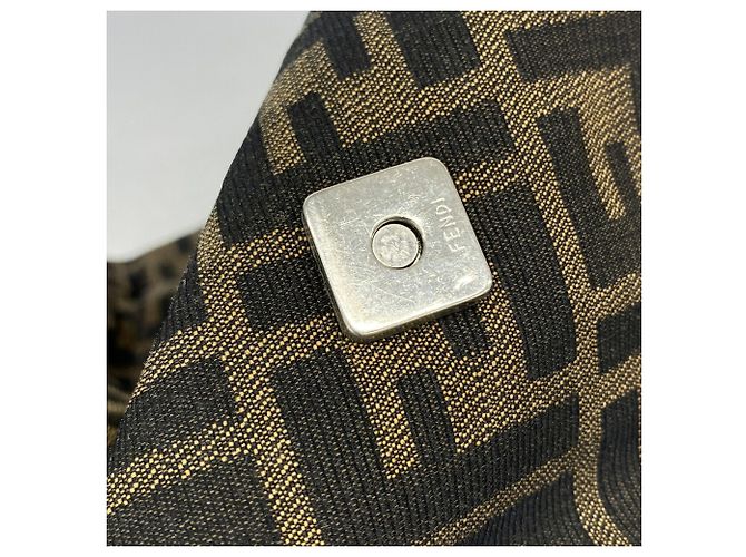 Fendi Zucca Schultertasche aus Nylon-Canvas Braun - Ansicht 10