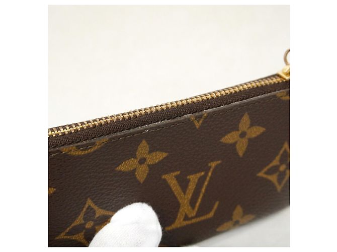 Louis Vuitton Monogram Pochette Clé M62650 Coin Case Castaño - vista 7