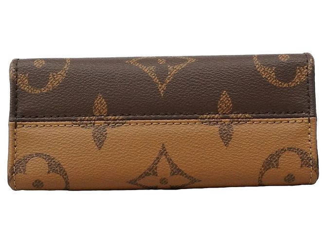 Sac à main Louis Vuitton Monogram Giant Reverse OnTheGo BB Marron - vue 3