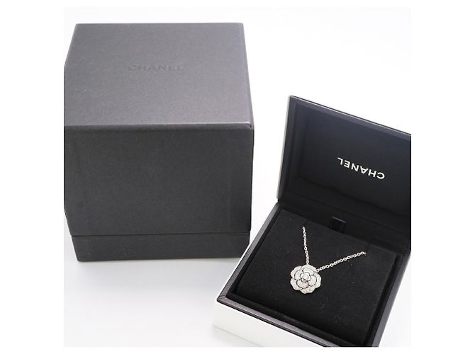 Collana Chanel Camélia in oro bianco 18K con diamante - vista 9