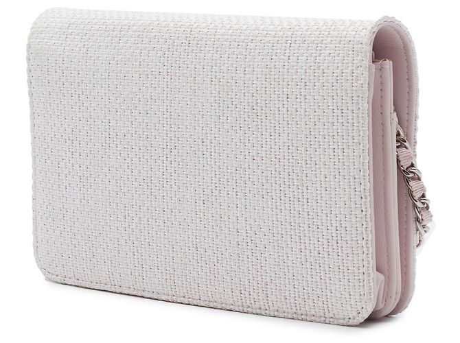Portafoglio con catena Chanel Deauville in tela rosa - vista 2