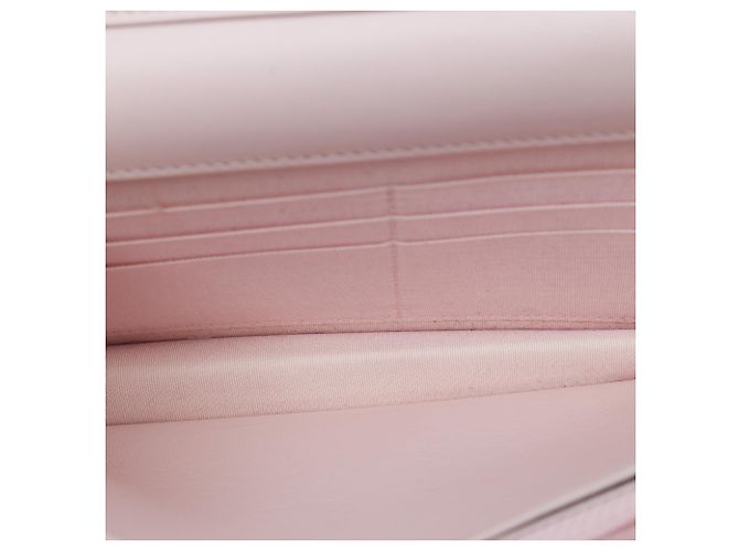 Portafoglio con catena Chanel Deauville in tela rosa - vista 4
