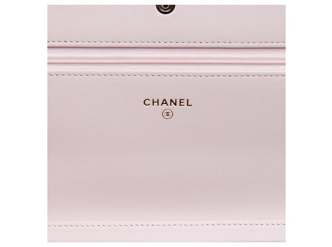 Portafoglio con catena Chanel Deauville in tela rosa - vista 5