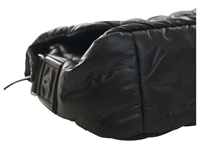 Bolsa Messenger Chanel Coco Cocoon em nylon acolchoado preto, pequena - vista 8