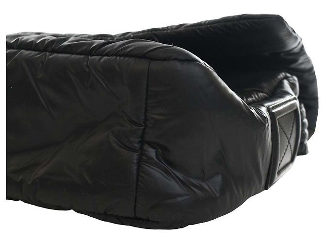 Bolsa Messenger Chanel Coco Cocoon em nylon acolchoado preto, pequena - vista 9