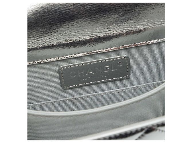 Chanel Silver Quilted Metallic Calfskin North South Boy Flap Argento - vista 5