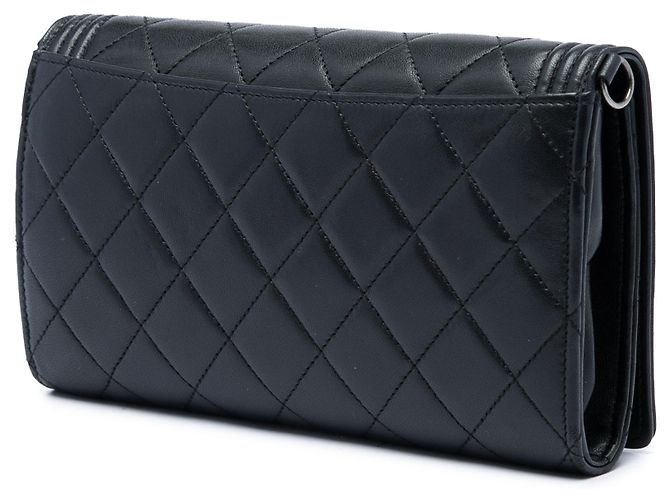 Chanel Boy Wallet On Chain aus schwarzem gestepptem Lammleder - Ansicht 2