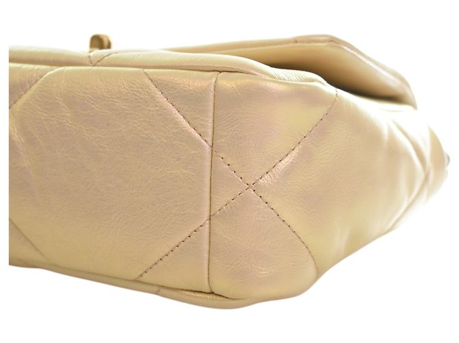 Chanel Beige Medium Iridescent Lambskin 19 Flap - Ansicht 11