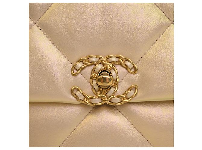 Chanel Beige Medium Iridescent Lambskin 19 Flap - Ansicht 8