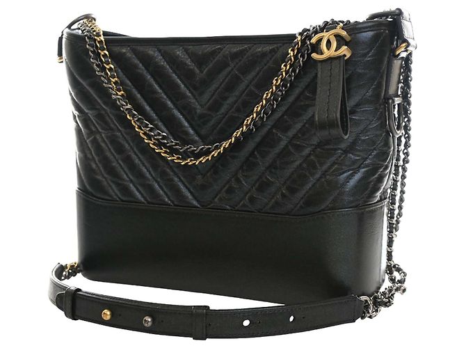 Chanel Gabrielle Crossbody in vitello invecchiato iridescente nero Medium Chevron - vista 13