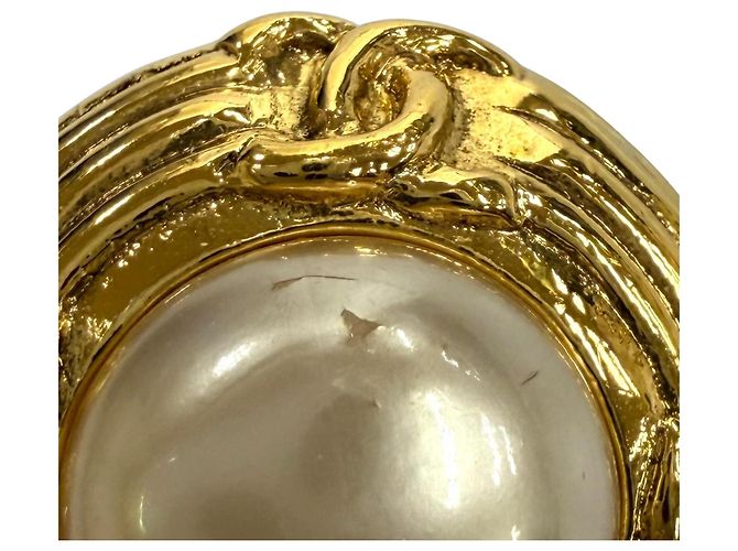 Orecchini a clip Chanel Gold CC placcati oro e perle finte D'oro - vista 6