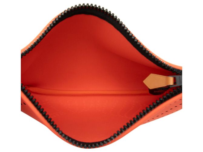 Hermès Pink Small Perforated Nylon Neobain Canoe H Case Rosa - vista 4