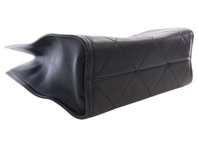 Chanel Shopping Tote aus schwarzem gestepptem Lammleder mit CC - Ansicht 12