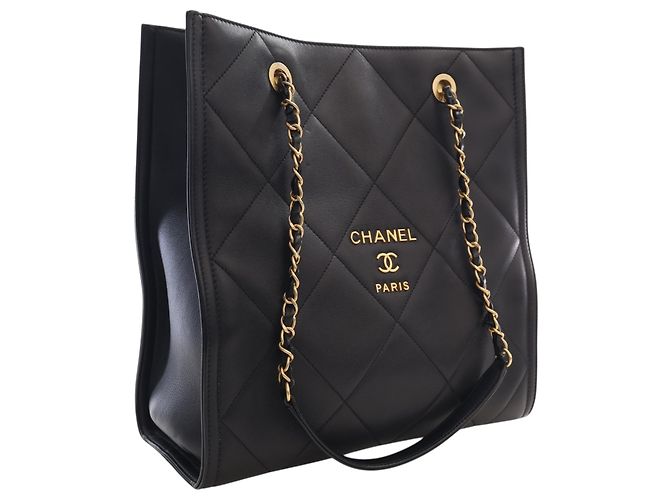 Chanel Shopping Tote aus schwarzem gestepptem Lammleder mit CC - Ansicht 2