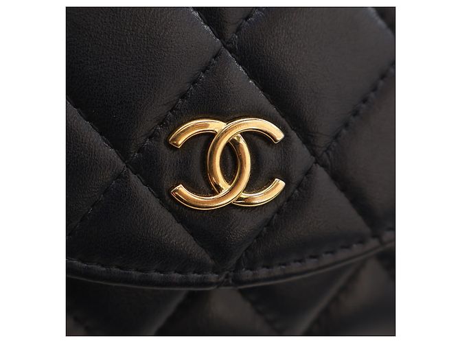 Portacellulare con catena Chanel Mini CC Quilted in pelle d'agnello nera Nero - vista 7