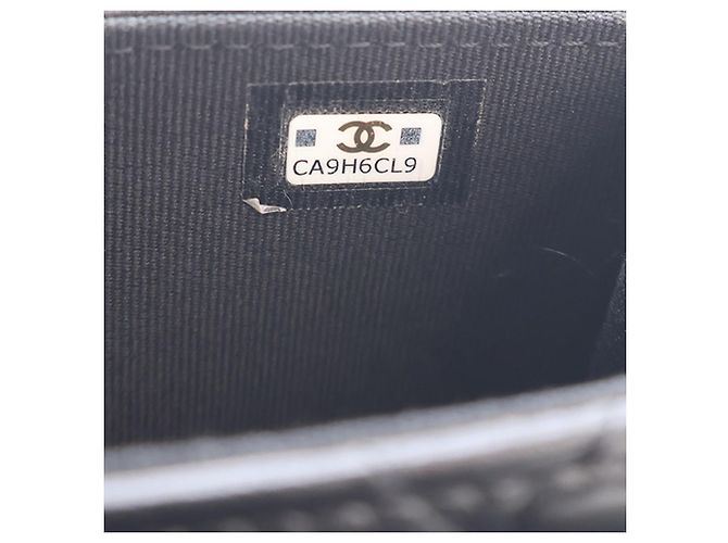 Portacellulare con catena Chanel Mini CC Quilted in pelle d'agnello nera Nero - vista 8