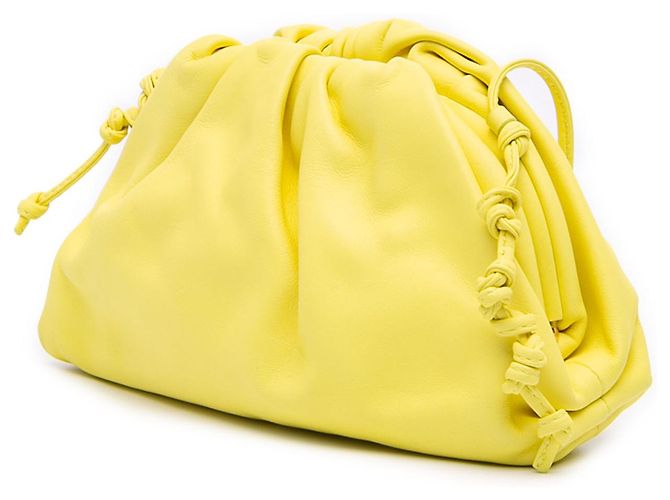 Bottega Veneta The Mini Pouch Crossbody in nappa gialla - vista 2