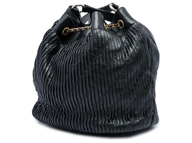 Borsa a secchiello Chanel Black Medium Crumpled Calfskin Coco Pleats con coulisse Nero - vista 2