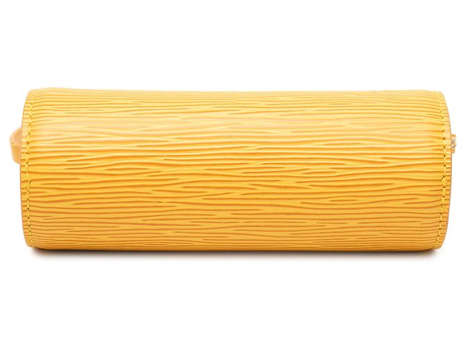 Louis Vuitton Yellow Epi Pochette Soufflot Giallo - vista 3