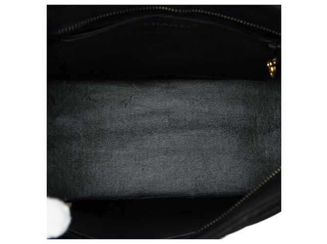 Chanel Medallion Tote aus schwarzem Wildleder - Ansicht 4