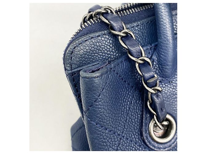 Borsa a tracolla Chanel Matelassé con catena Blu - vista 9
