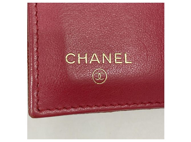 Cartera tri-fold Chanel en piel de becerro granulada Roja - vista 4