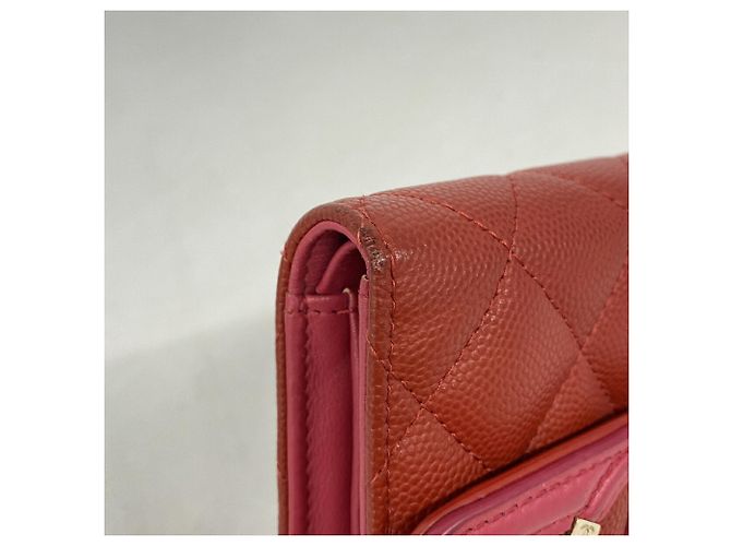 Cartera tri-fold Chanel en piel de becerro granulada Roja - vista 6