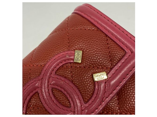 Cartera tri-fold Chanel en piel de becerro granulada Roja - vista 8