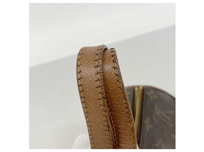 Bolso Louis Vuitton Monogram Papillon 30 Castaño - vista 8
