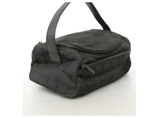 Chanel Vanity Bag aus schwarzem Nylon - Ansicht 2
