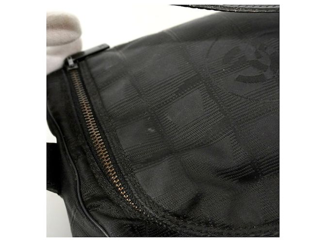 Chanel Vanity Bag aus schwarzem Nylon - Ansicht 9