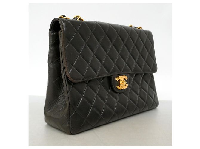 Borsa a tracolla Chanel in pelle d'agnello nera Nero - vista 2