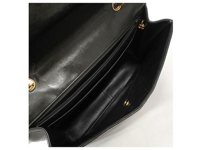 Borsa a tracolla Chanel in pelle d'agnello nera Nero - vista 4