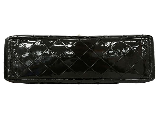 Borsa a tracolla Chanel in pelle verniciata nera Nero - vista 3