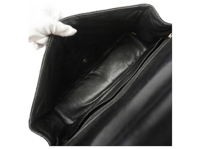 Borsa a tracolla Chanel in pelle verniciata nera Nero - vista 4