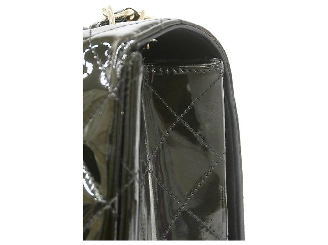 Borsa a tracolla Chanel in pelle verniciata nera Nero - vista 8