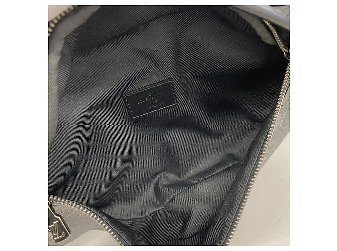Sac bandoulière Louis Vuitton Monogram Eclipse Discovery Noir - vue 4