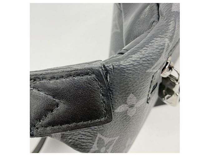 Sac bandoulière Louis Vuitton Monogram Eclipse Discovery Noir - vue 6