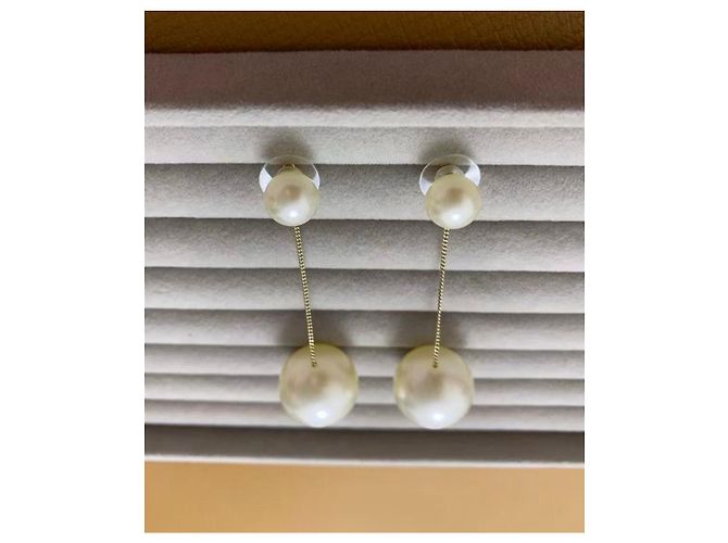 Brincos pendentes Chanel de pérolas com logo CC Branco Dourado - vista 6