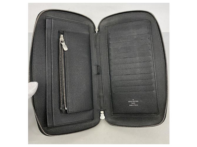 Portafoglio lungo Louis Vuitton Taiga Organizer Atoll Grigio - vista 3