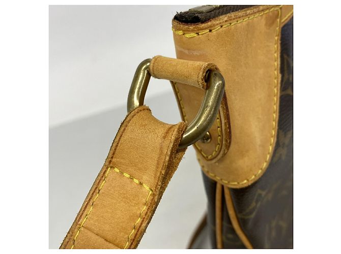 Bolsa de Ombro Louis Vuitton Monogram Odeon PM Marrom - vista 9